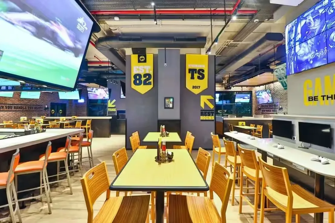 Buffalo Wild Wings, photograph 7