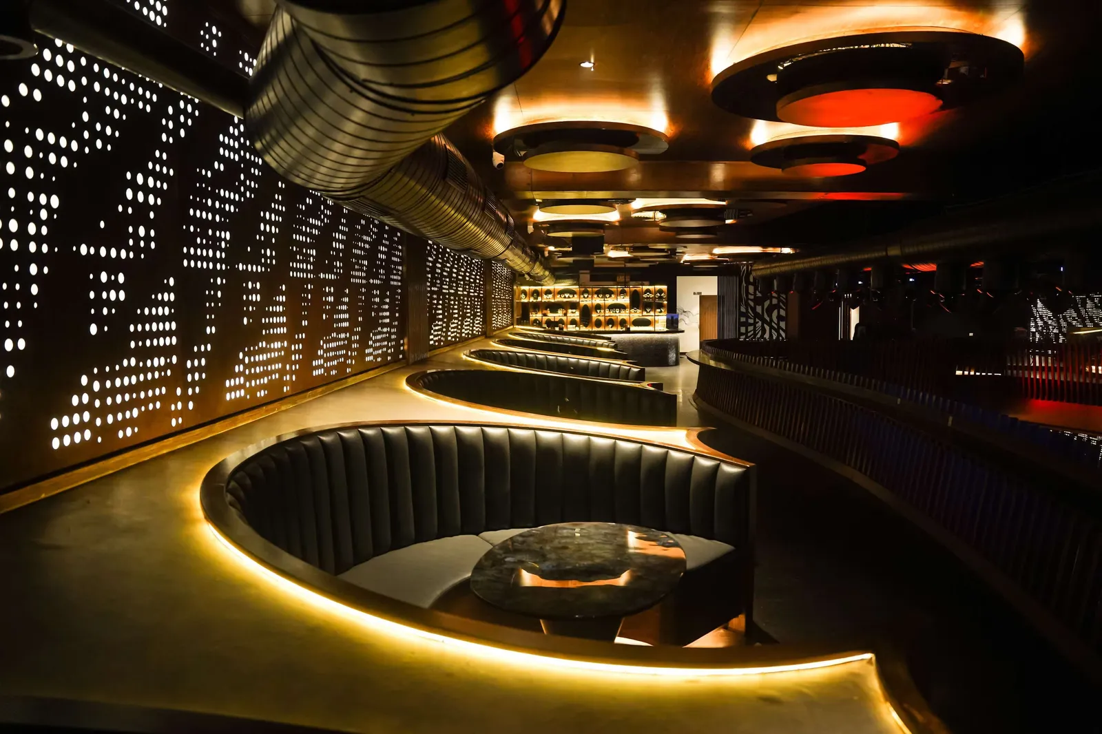 Illuzion Club & Kitchen, photograph 5