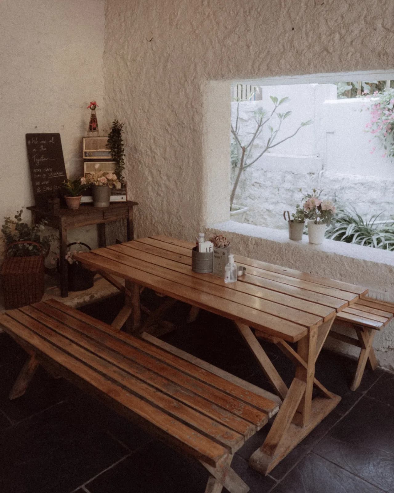 Lé Vantage Cafe & Bar, photograph 4