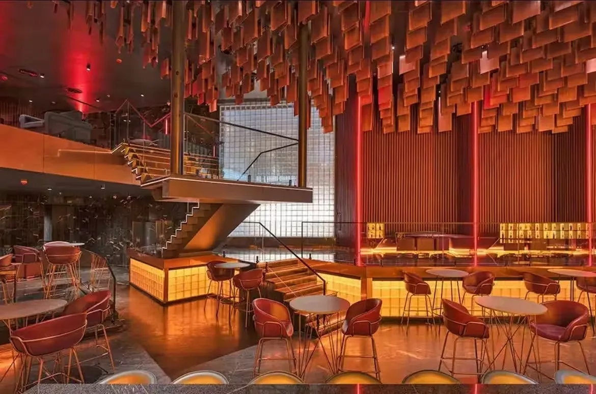 Luft - Bar & Kitchen, photograph 1