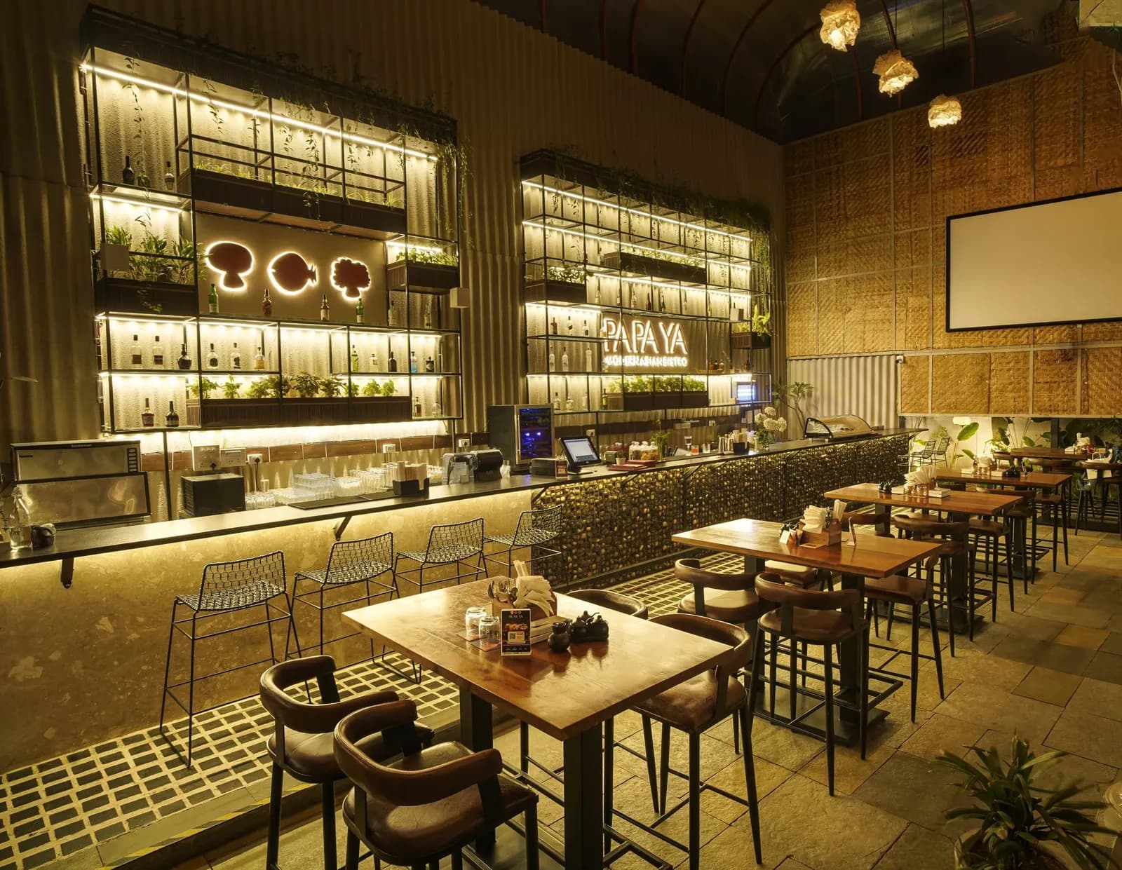 PaPaYa - Modern Asian Bistro, photograph 2