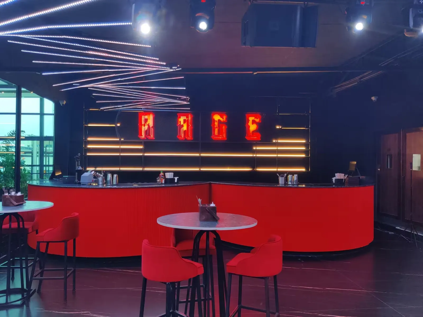 Rage Club & Kitchen, photograph 10