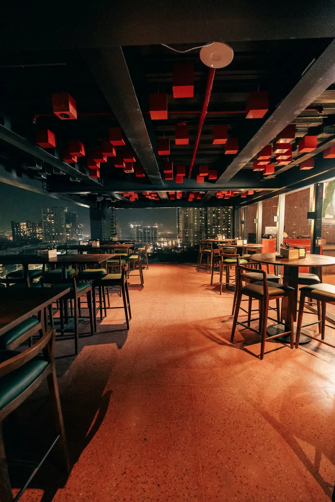 Red Rhino - Tap Room, photograph 7