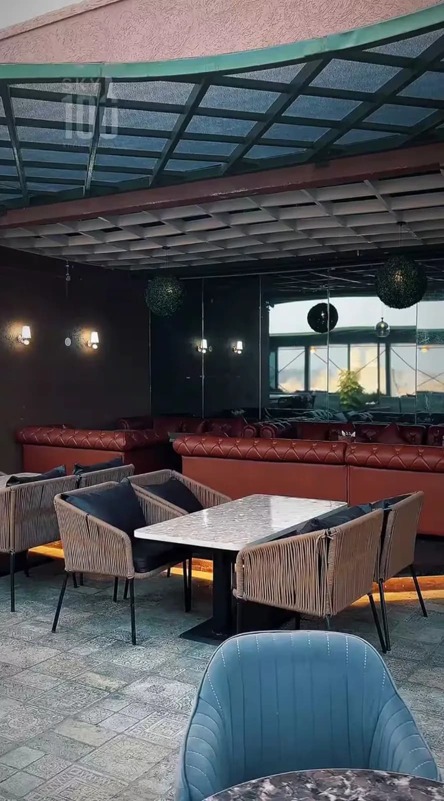 Sky100 Kitchen & Bar, photograph 3