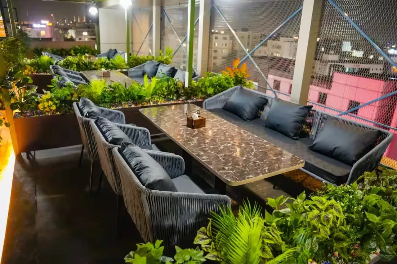 Sky100 Kitchen & Bar, photograph 6