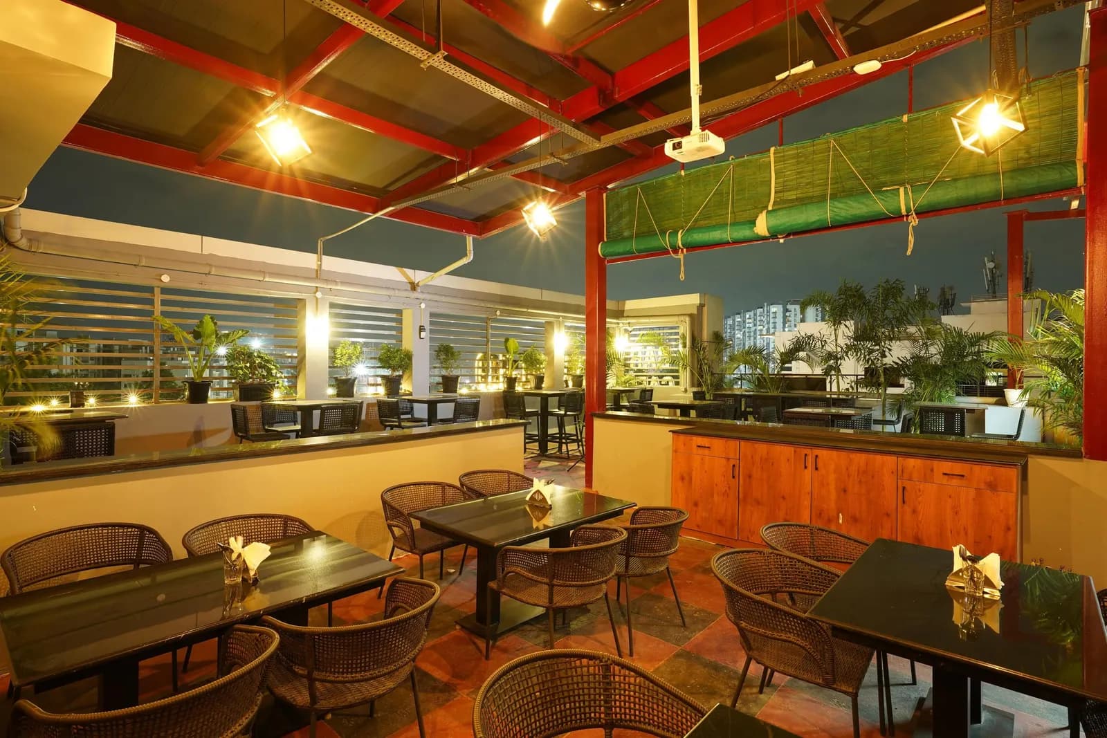 The Night Bird Bar & Kitchen, photograph 3