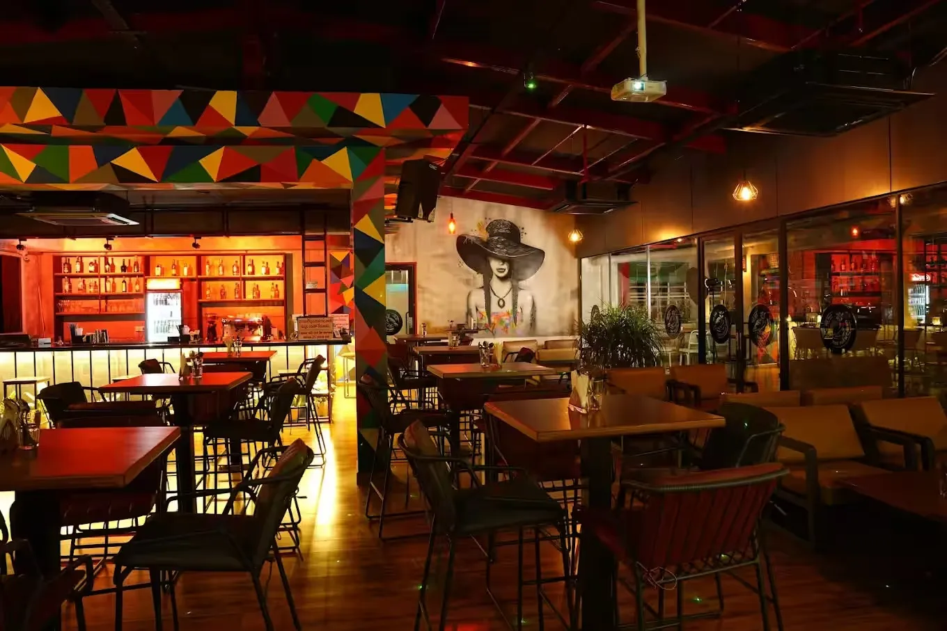 The Night Bird Bar & Kitchen, photograph 5