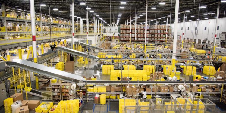 amazonfulfillmentcenter112716tj-7_1200xx8000-4500-0-420