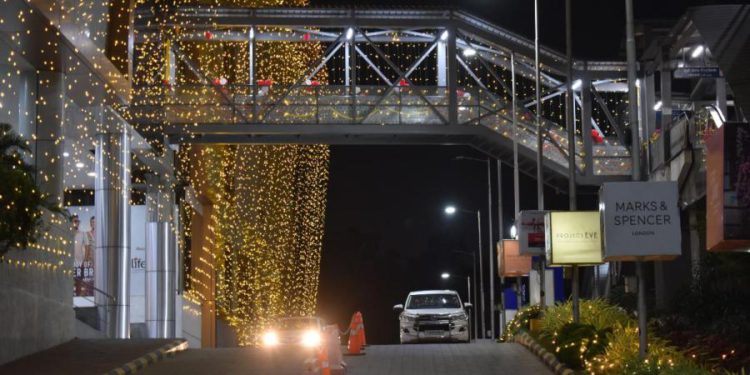 Irrum Manzil metro skywalk to mall opened