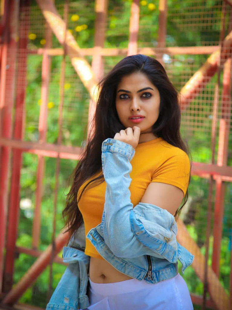 Divi Vadthya