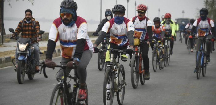 Para-cyclists