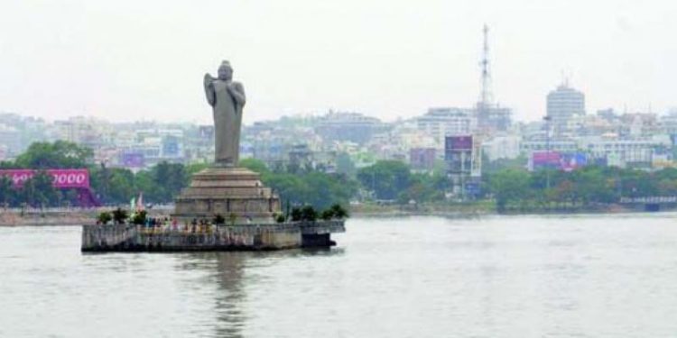 Hussainsagar lake