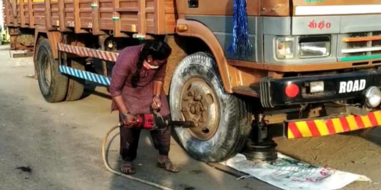 Adilaxmi- Telangana's only woman mechanic