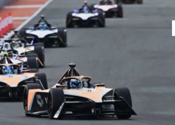 Hyderabad Ready for India’s Inaugural Formula-E Prix; Anand Mahindra Calls on Fans to Cheer On His Team