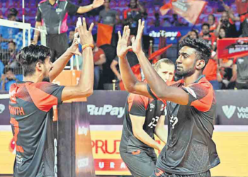 Hemanth and Guru lead Black Hawks to Victory in Prime Volleyball League