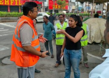 Hyderabad: GHMC Commissioner makes surprise visits for inspections.