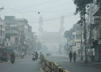 Get ready for 8 days of harsh winter in Hyderabad, with the IMD forecasting dense fog.