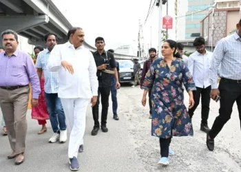 Decongesting the Tech Corridor: Work Speeds Up on the New 1.79 Km Miyapur–Allwyn Flyover